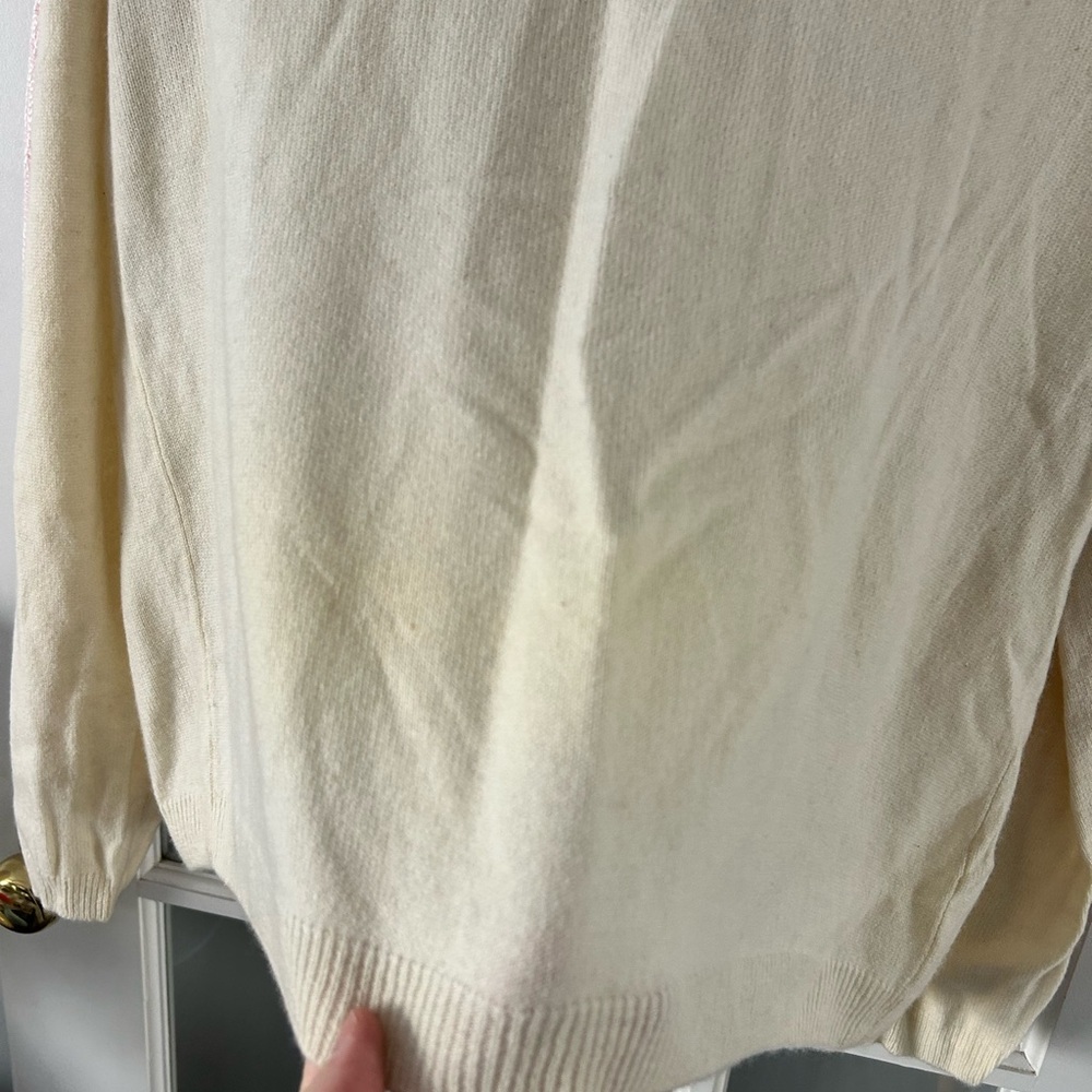 🔥$8 cashmere Elegant Cream Women's Sweater size medium 🥰 - Picture 8 of 8
